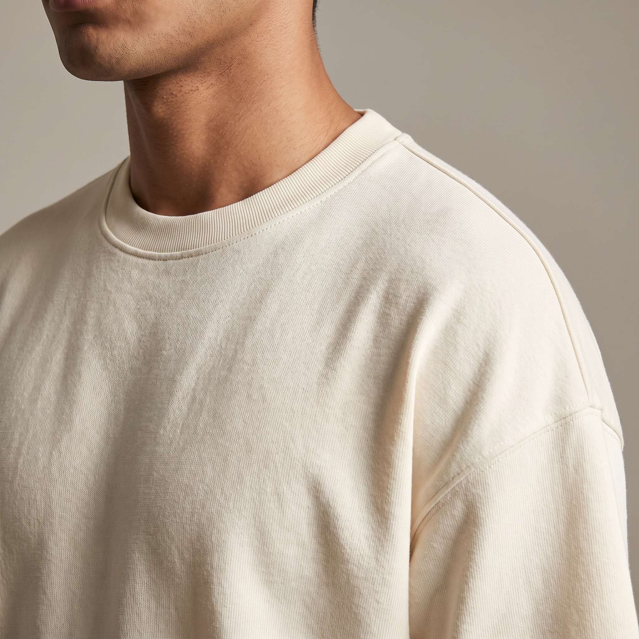 Off White oversized t-shirt, collar and shoulder seam fabric detail