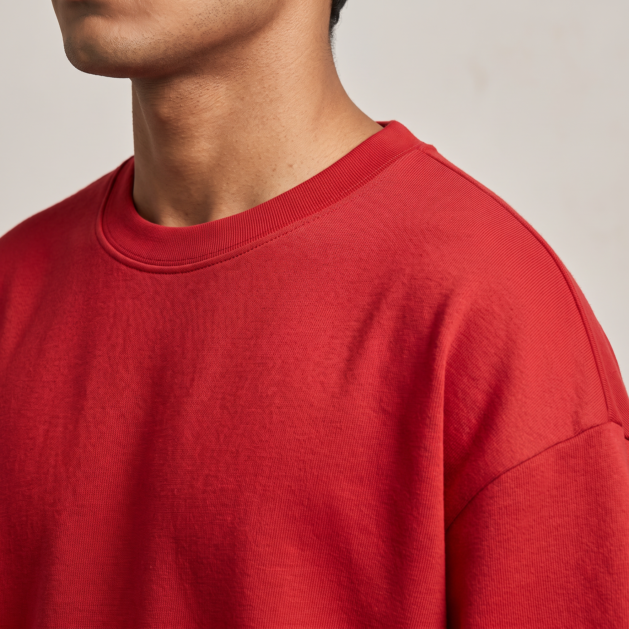 Red Rush oversized t-shirt, collar and shoulder seam fabric detail