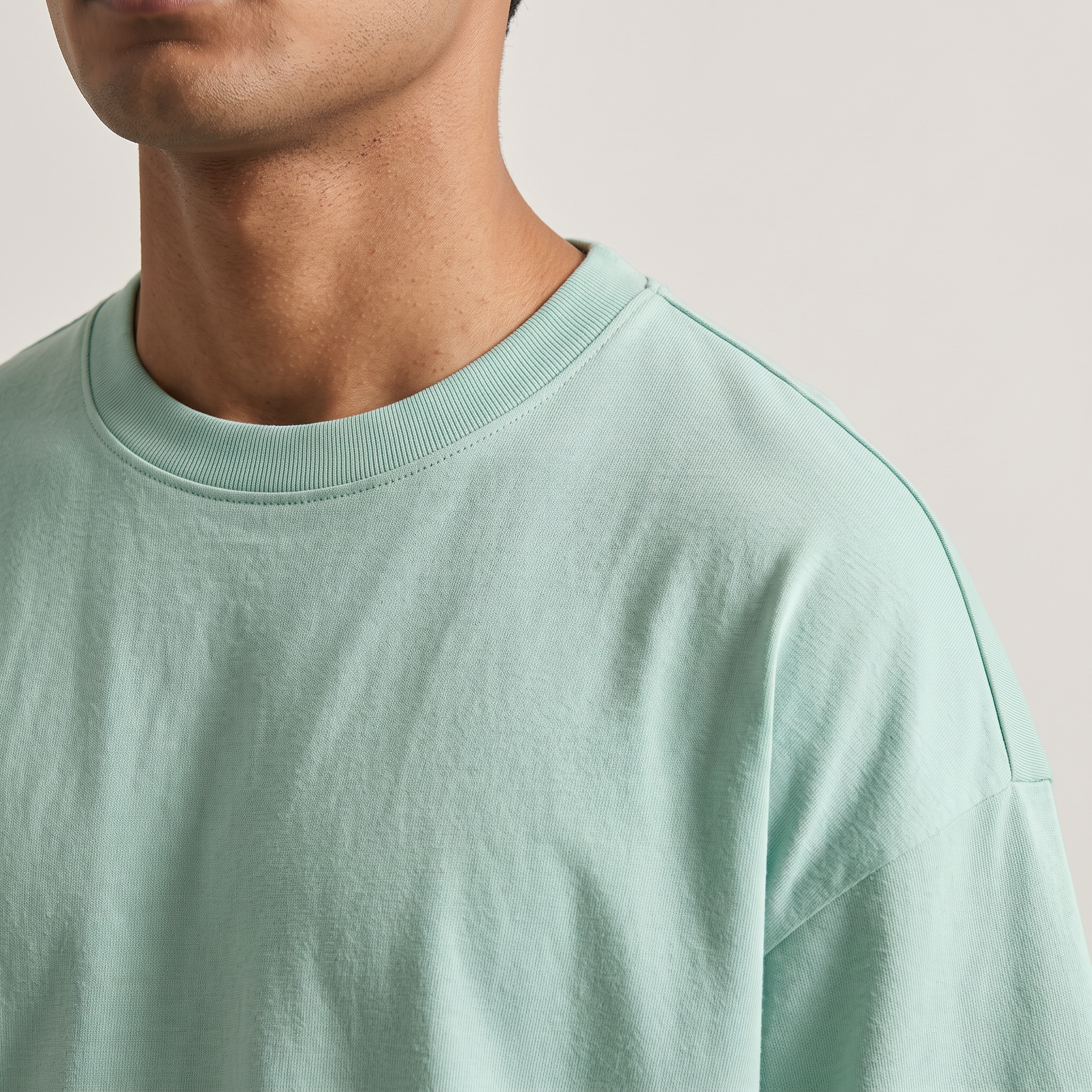 Mint classic oversized t-shirt, collar and shoulder seam fabric detail